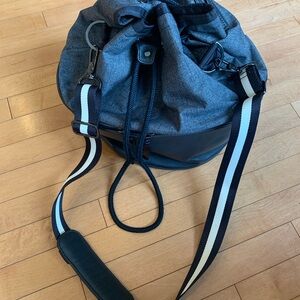 Lululemon grey method bucket bag